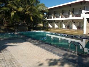 Hotel Blue Fox Hikkaduwa Exterior foto