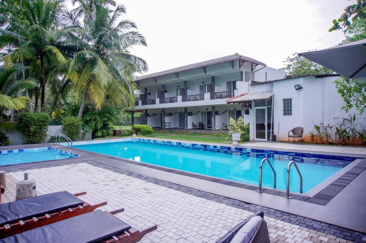 Hotel Blue Fox Hikkaduwa Exterior foto