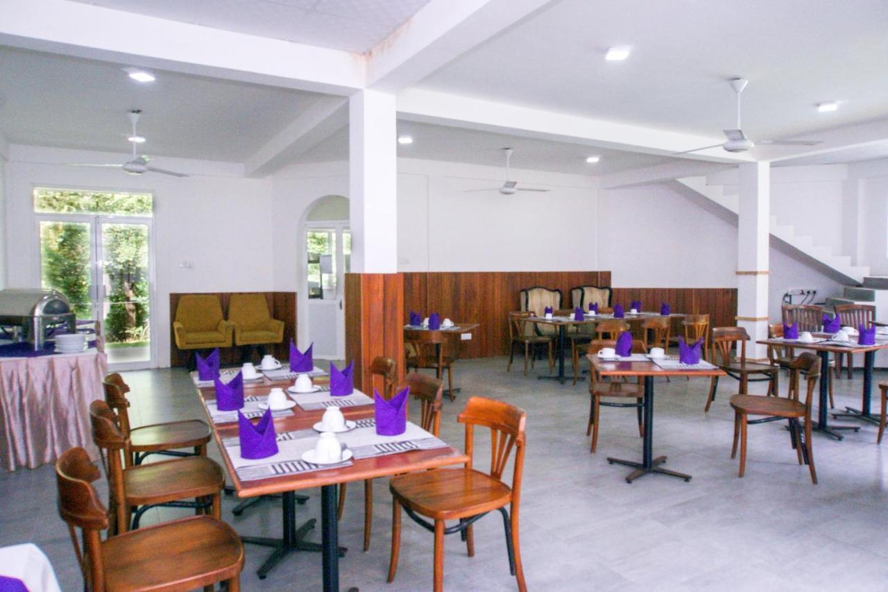 Hotel Blue Fox Hikkaduwa Exterior foto